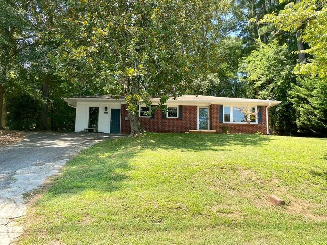 129 Freedom Dr in Clemson, SC - Building Photo - Building Photo