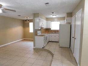 110 Danielle Dr in Del Rio, TX - Building Photo - Building Photo