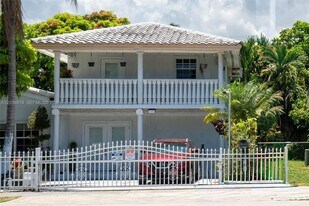 16990 NE 5th Ct in North Miami Beach, FL - Building Photo