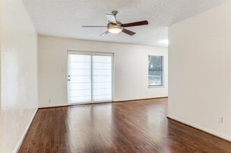 10350 Country Club Dr in Dallas, TX - Building Photo - Building Photo