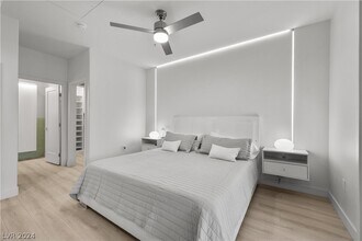 7107 S Durango Dr in Las Vegas, NV - Building Photo - Building Photo