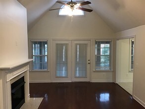 560 Summit Way in Mount Juliet, TN - Foto de edificio - Building Photo