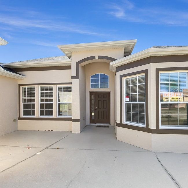 12066 SE 176th Loop in Summerfield, FL - Building Photo - Building Photo