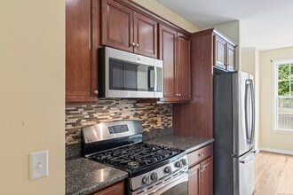56 Tucker St in Danbury, CT - Building Photo - Building Photo