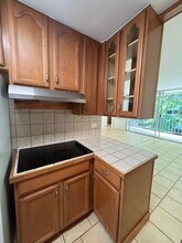 2355 Ala Wai Blvd, Unit 301 in Honolulu, HI - Building Photo - Building Photo