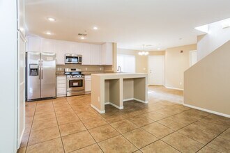 3012 Sunrise Bay Ave in North Las Vegas, NV - Foto de edificio - Building Photo