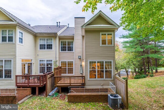 1274 Wild Hawthorn Way in Reston, VA - Building Photo - Building Photo