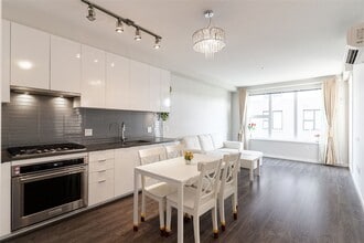 9366 Tomicki Ave in Richmond, BC - Building Photo - Building Photo