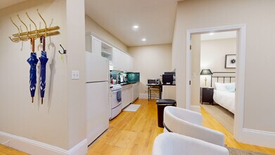 290 Beacon St, Unit 3 in Boston, MA - Foto de edificio - Building Photo