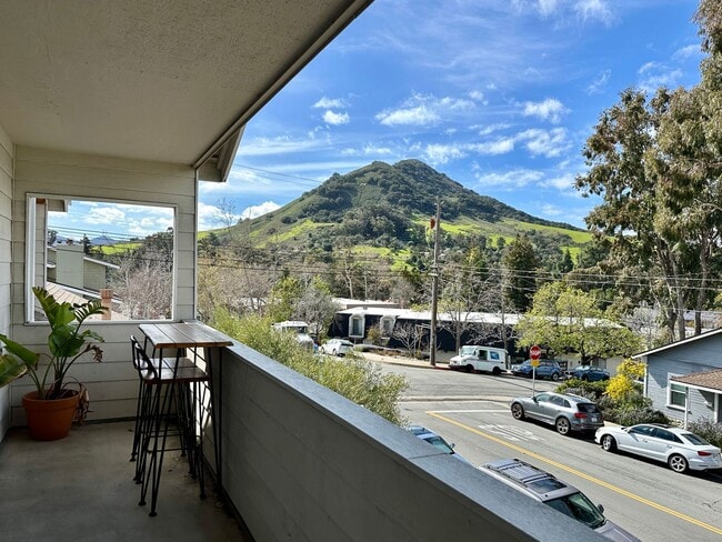 923 Peach St in San Luis Obispo, CA - Building Photo - Building Photo