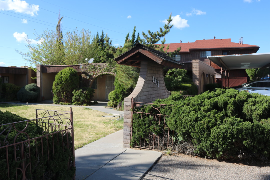 Los Arcos in Albuquerque, NM - Foto de edificio