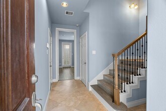 2820 Sherwin St, Unit 415 in Houston, TX - Building Photo - Building Photo
