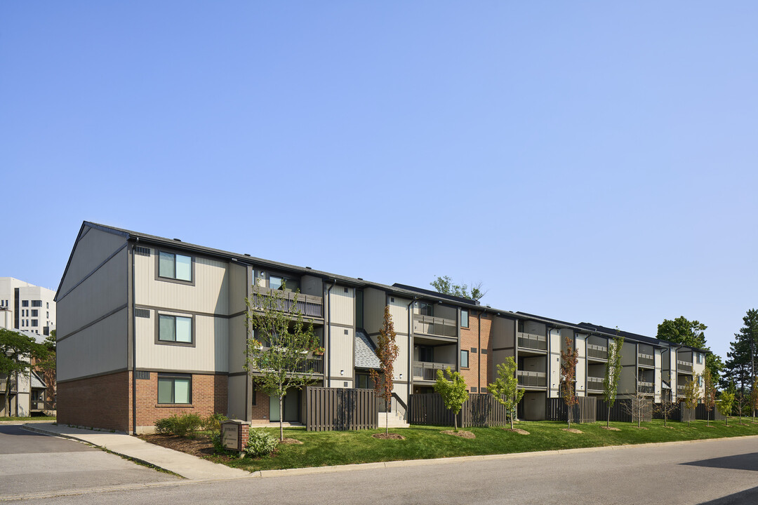 Meadowvale Gardens Apartment in Mississauga, ON - Building Photo