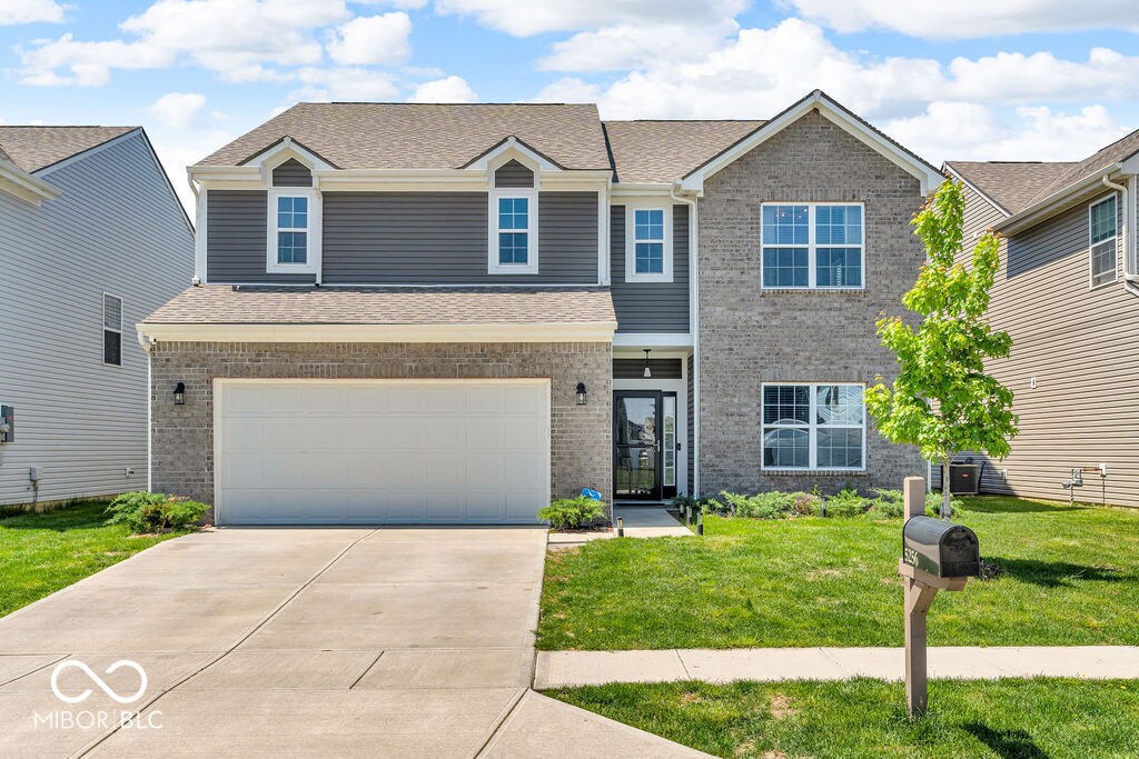 5256 Bramwell Ln in Whitestown, IN - Building Photo