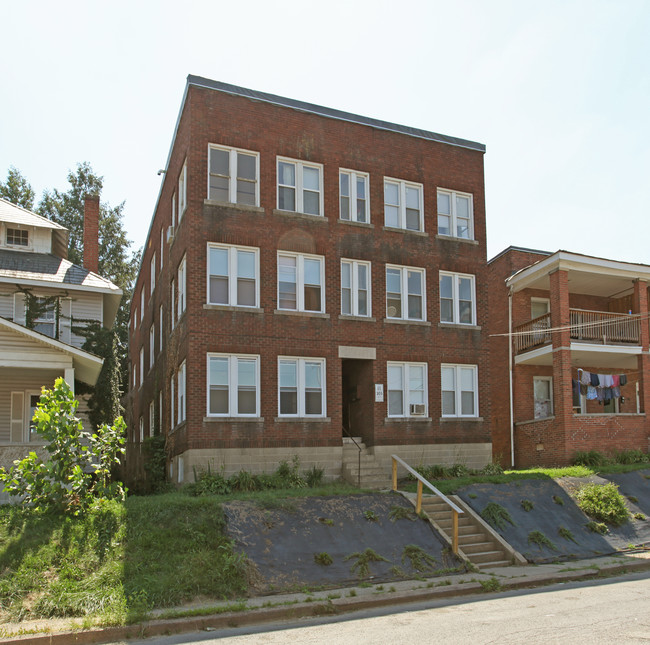 103 Grove Ave in Clarksburg, WV - Building Photo - Building Photo