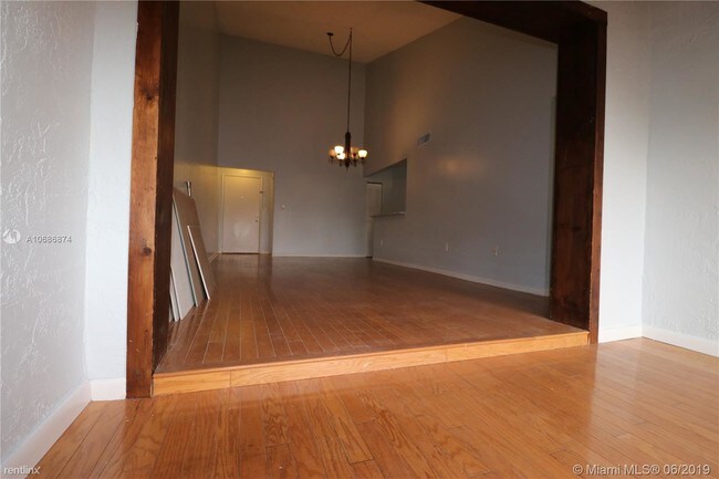 10229 NW 9th St Cir-Unit -Apt 207 in Miami, FL - Building Photo - Building Photo