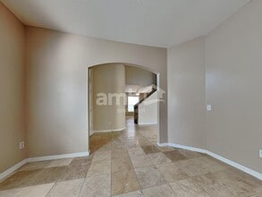 15534 Lake Bella Vista Dr in Tampa, FL - Building Photo - Building Photo