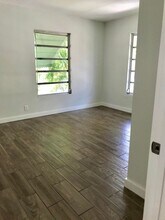 824 Winters St in West Palm Beach, FL - Building Photo - Building Photo