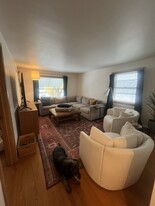 165 N 67th St, Unit A Apartamentos