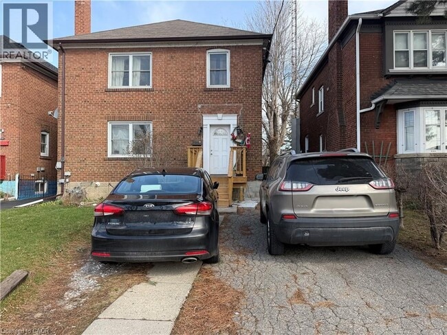 property at 2712 Lake Shore Blvd W