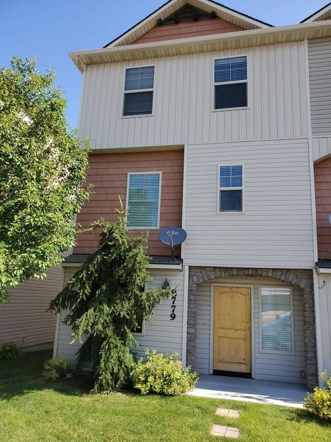 property at 8779 W Pine Valley Ln
