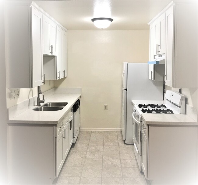 372 W Doran St in Glendale, CA - Building Photo - Building Photo