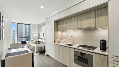 211 N Harbor Dr in Chicago, IL - Building Photo - Building Photo