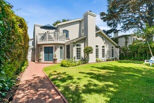 170 H Ave in Coronado, CA - Building Photo