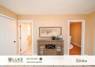 2310 S Euclid Ave in Sioux Falls, SD - Building Photo - Building Photo