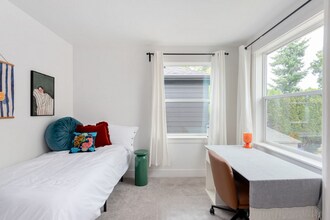 1605 NE Liberty St in Portland, OR - Building Photo - Building Photo