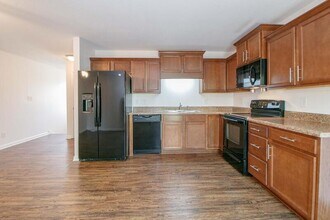 1722-B Thistlewood in Clarksville, TN - Building Photo - Building Photo