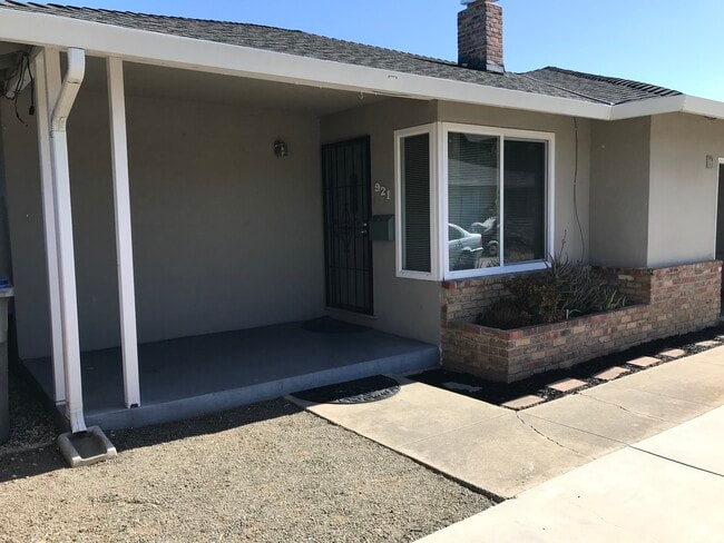 property at 921 Sherman Oaks Dr