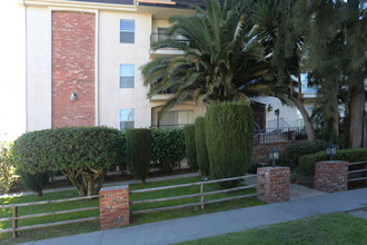 3775 South Canfield Avenue in Los Angeles, CA - Building Photo - Building Photo