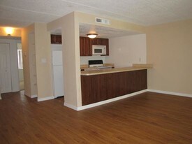 Greenwich Commons Apartments