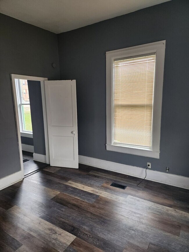 179 W 4th St-Unit -D in Mansfield, OH - Foto de edificio - Building Photo