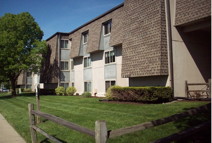 Fox and Hounds Apartments in Oxford, OH - Foto de edificio