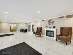 2909 N Sheridan Rd, Unit 705 in Chicago, IL - Building Photo - Building Photo
