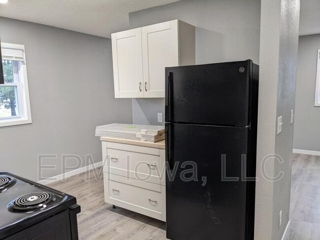 105 Ludland Dr in Manchester, IA - Building Photo - Building Photo