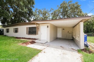 2885 Citrus Dr in Titusville, FL - Building Photo