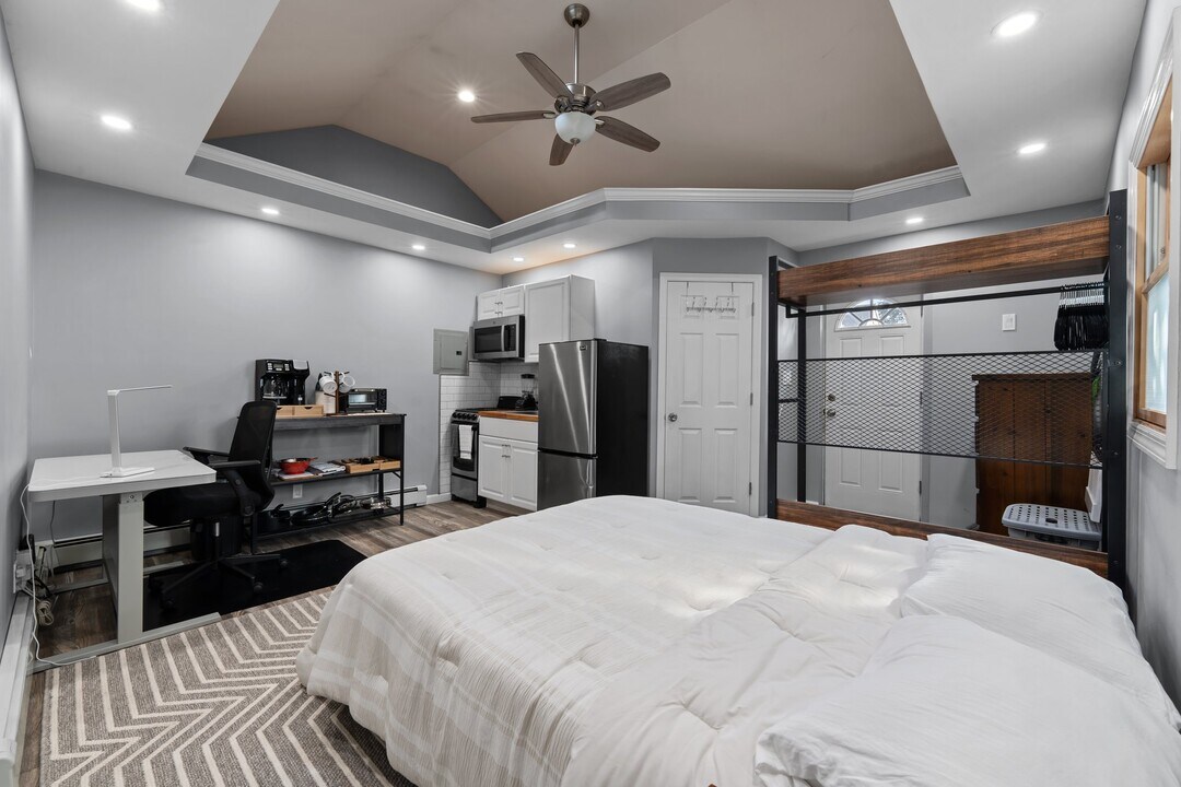 787 Clocks Blvd in Massapequa, NY - Building Photo