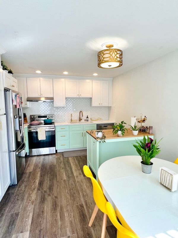 property at 2194 Dawn Ct