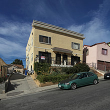 975-977 1/2 Marview Ave in Los Angeles, CA - Building Photo - Building Photo