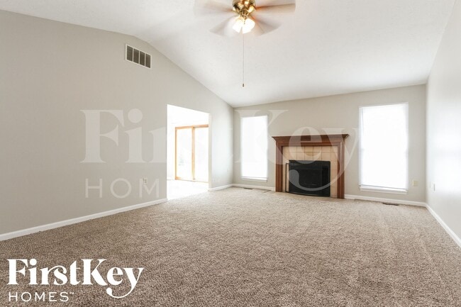 2204 Valley Creek W Ln in Indianapolis, IN - Building Photo - Building Photo