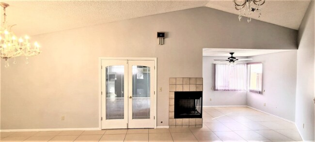 271 Grand Teton Dr in Henderson, NV - Building Photo - Building Photo