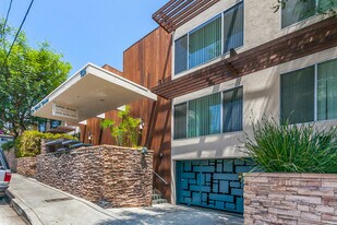 938 San Vicente Blvd in Santa Monica, CA - Building Photo