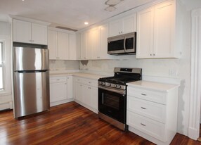 12 Albion Pl, Unit 2 in Boston, MA - Building Photo