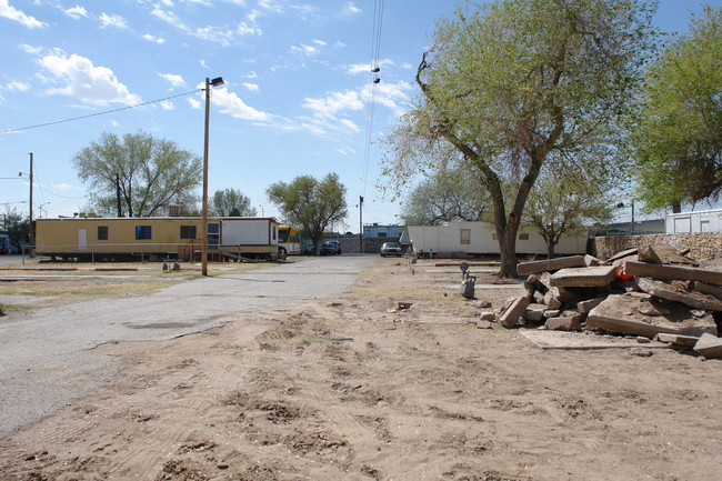 7133 Alameda St in El Paso, TX - Building Photo - Building Photo