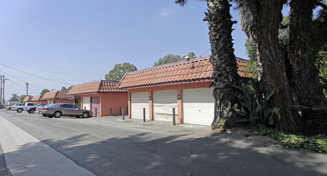 Rialto Park Apartments in Rialto, CA - Building Photo - Building Photo