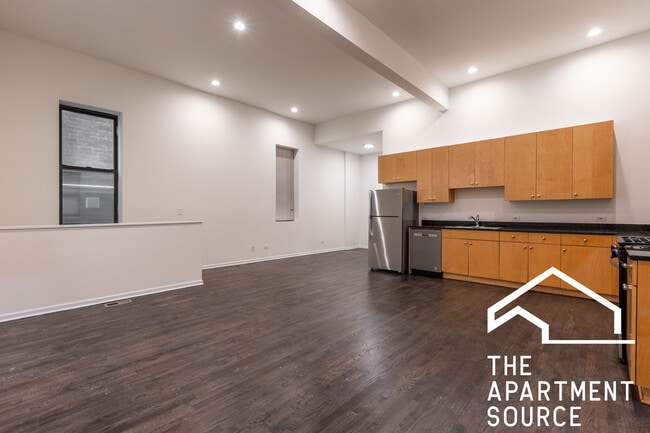 1260 N Greenview Ave, Unit 1R in Chicago, IL - Building Photo - Building Photo