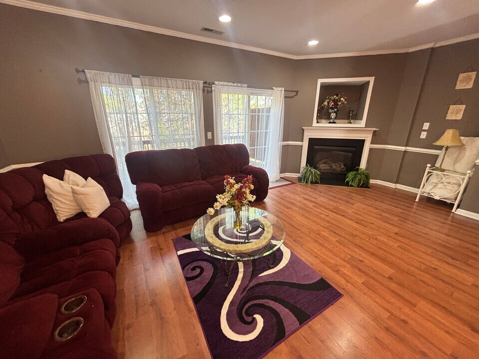Room in Townhome on Linden Park Ln in Cary, NC - Building Photo